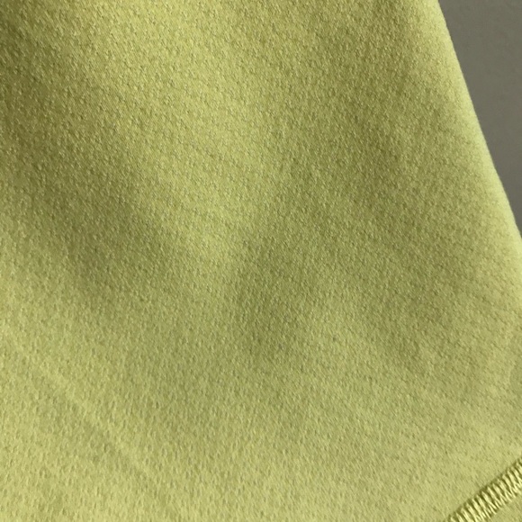 Rare Lululemon Bike Shorts 10” Solid Yellow Luon Size 8 Tall Medium - Picture 5 of 6